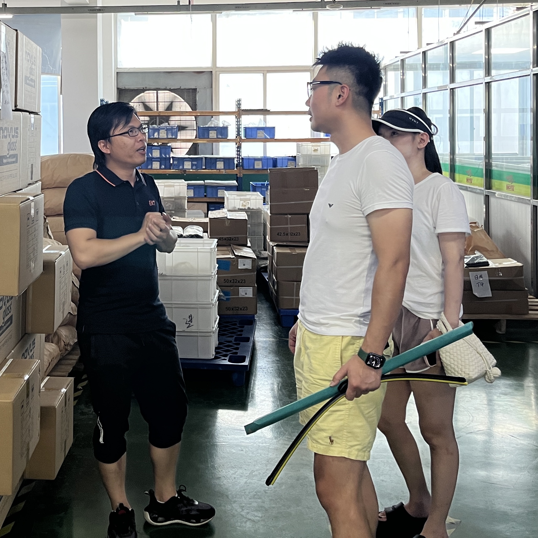 호주 고객이 한 달 안에 Yujin Wiper Blades Factory를 두 번 방문한 이유는 무엇입니까?